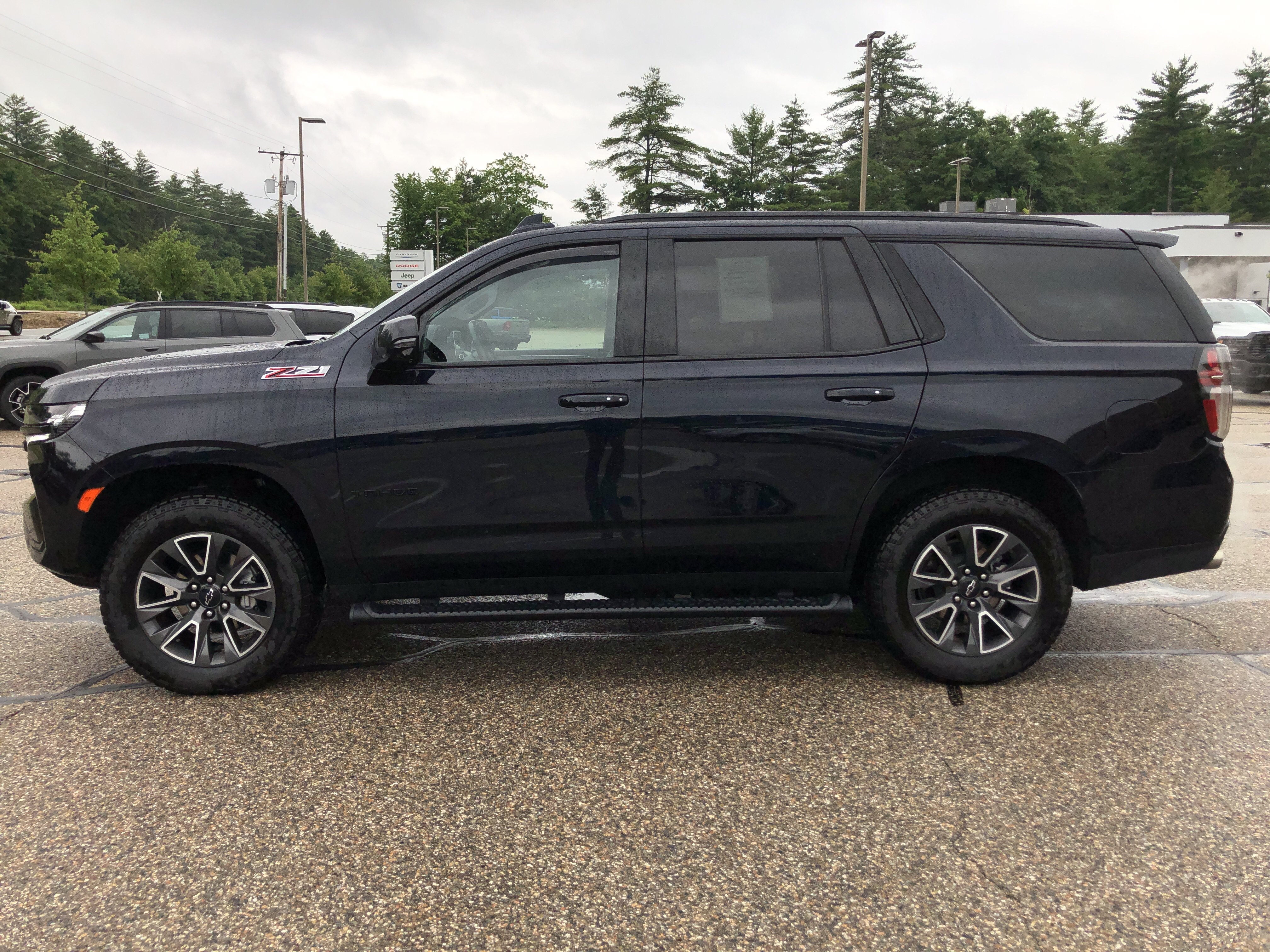 Used 2023 Chevrolet Tahoe Z71 w/ Z71 Off-Road Package AWD/4WD image 6