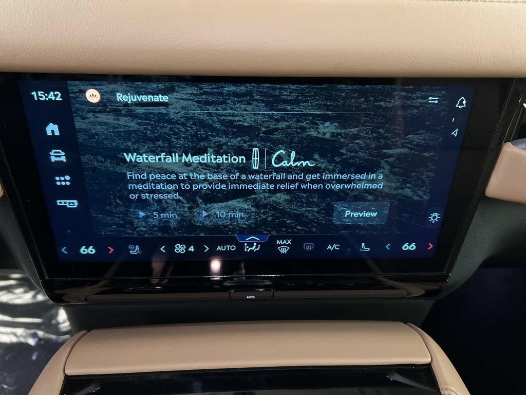 New 2025 Lincoln Navigator Black Label AWD/4WD image 9