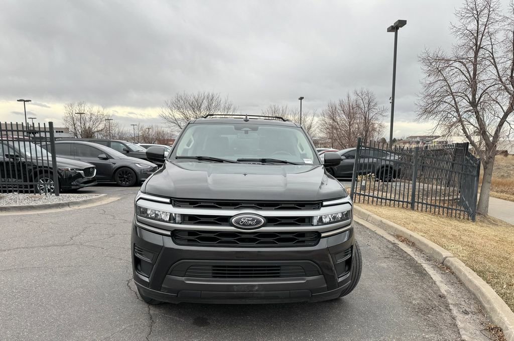 Used 2024 Ford Expedition Max XLT image 3