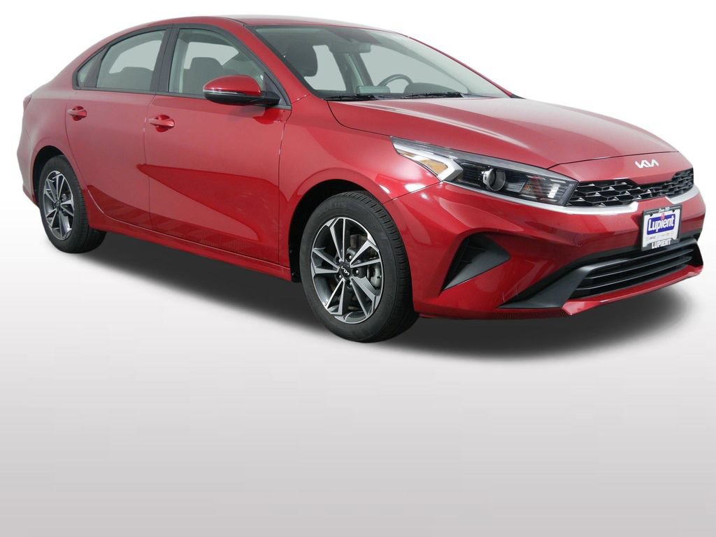 Used 2024 Kia Forte LXS w/ LXS Technology Package FWD image 3