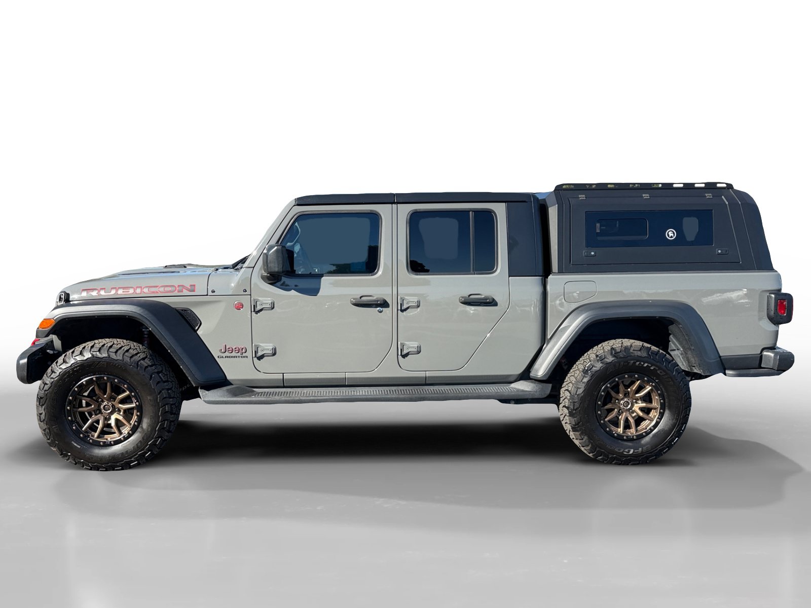 Used 2022 Jeep Gladiator Rubicon w/ Trailer Tow Package AWD/4WD image 2