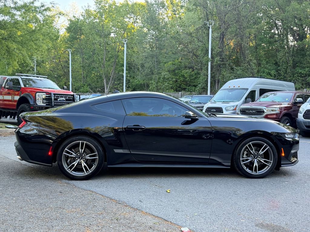 Used 2024 Ford Mustang Coupe RWD image 8