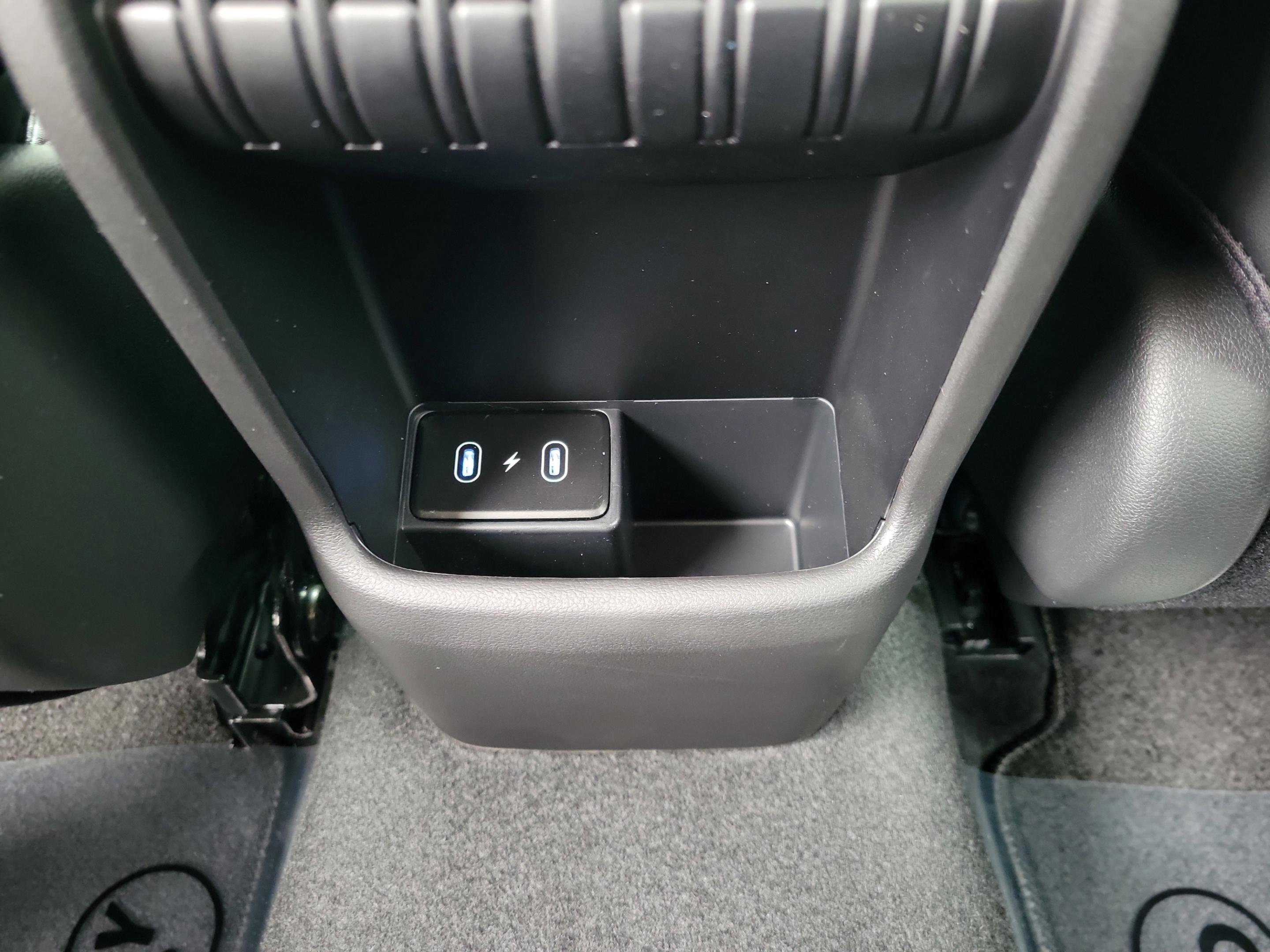 New 2026 Hyundai Kona SEL Premium image 8