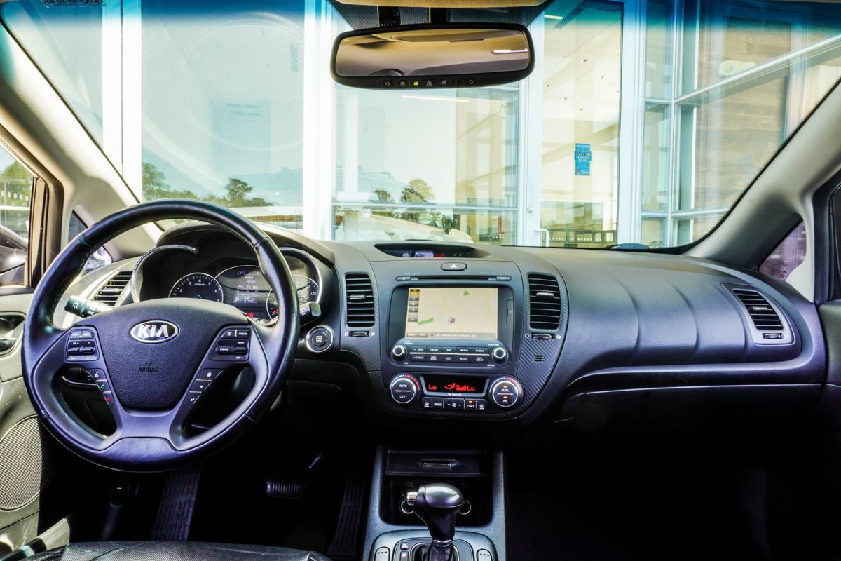 Used 2016 Kia Forte EX w/ EX Premium Technology Package FWD image 5