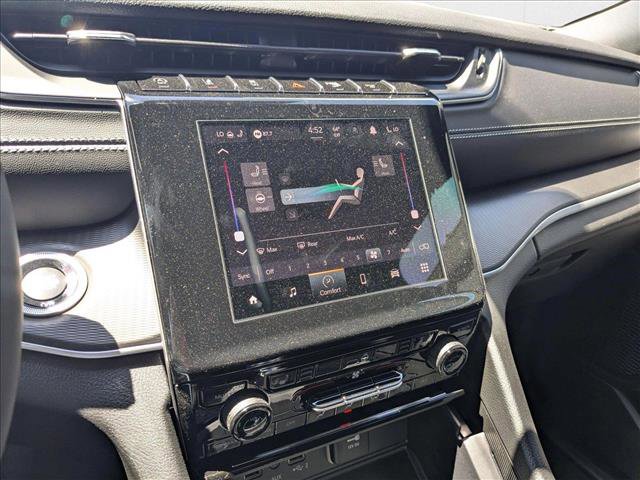 New 2025 Jeep Grand Cherokee Altitude image 12