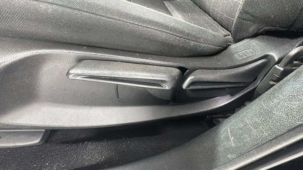 Used 2023 Honda HR-V Sport image 11