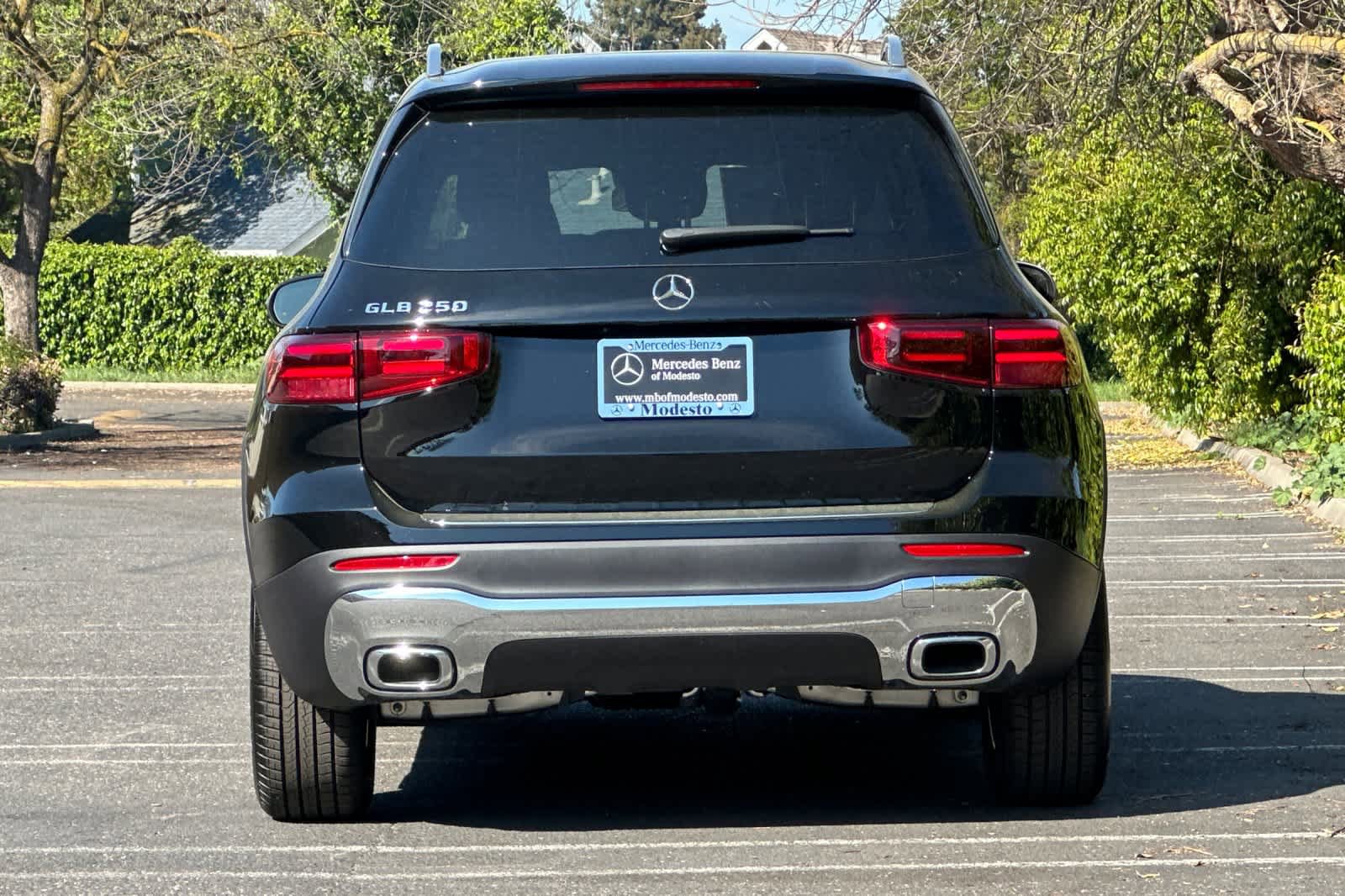 New 2026 Mercedes-Benz GLB 250 image 4