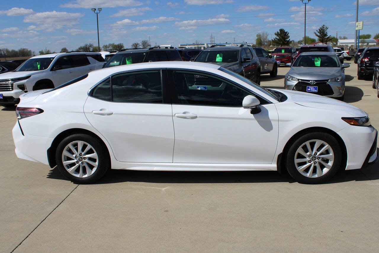 Used 2024 Toyota Camry SE FWD image 4