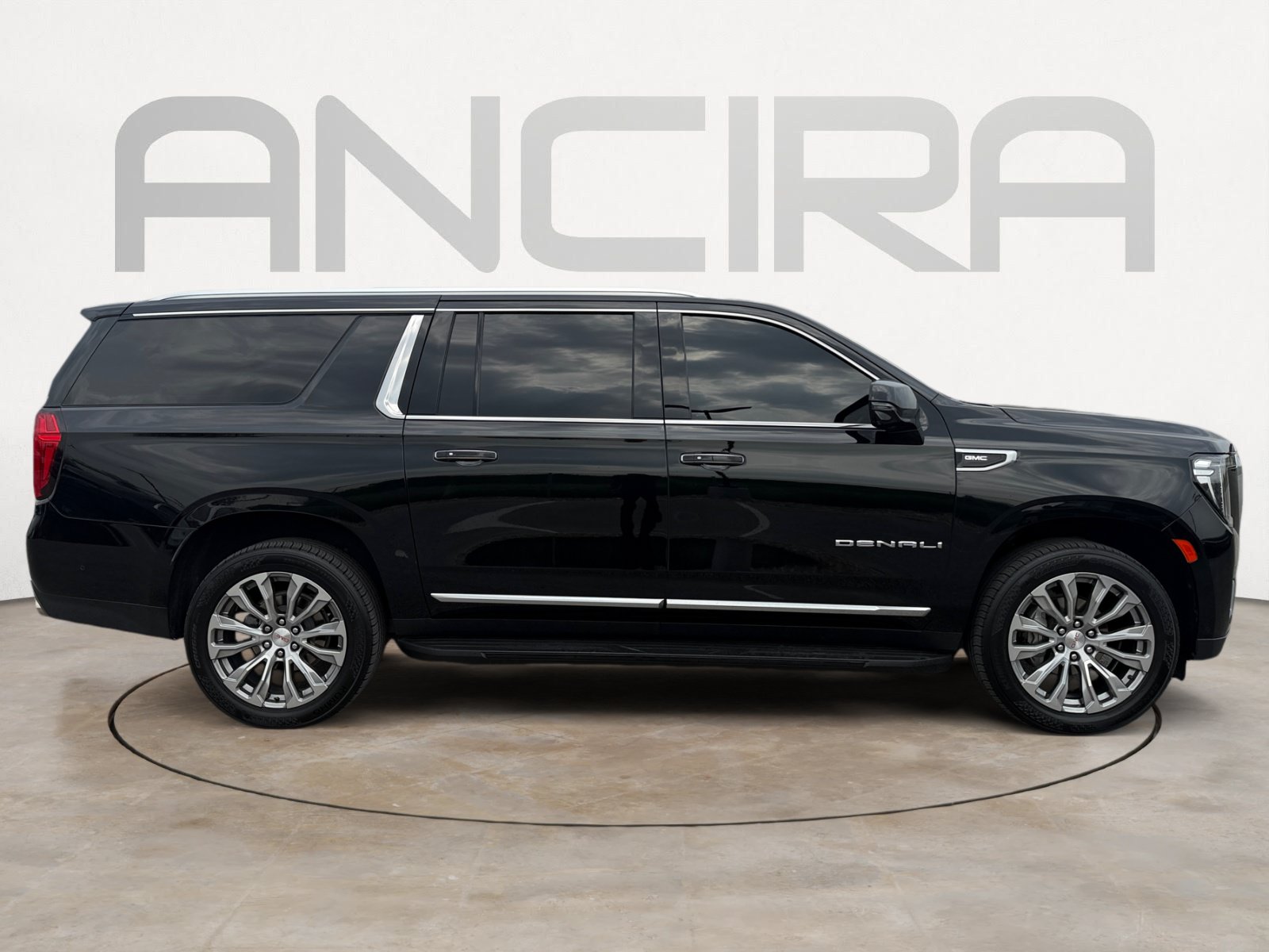 Used 2024 GMC Yukon XL Denali w/ Advanced Technology Package RWD image 15