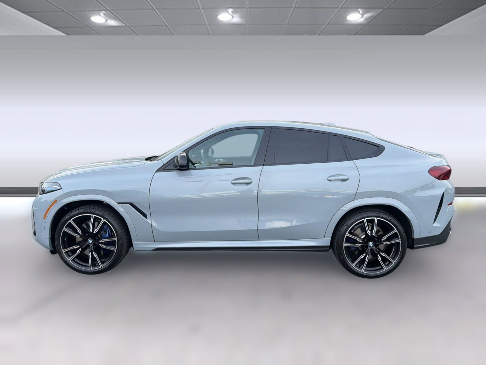 Used 2026 BMW X6 M60i AWD/4WD image 2