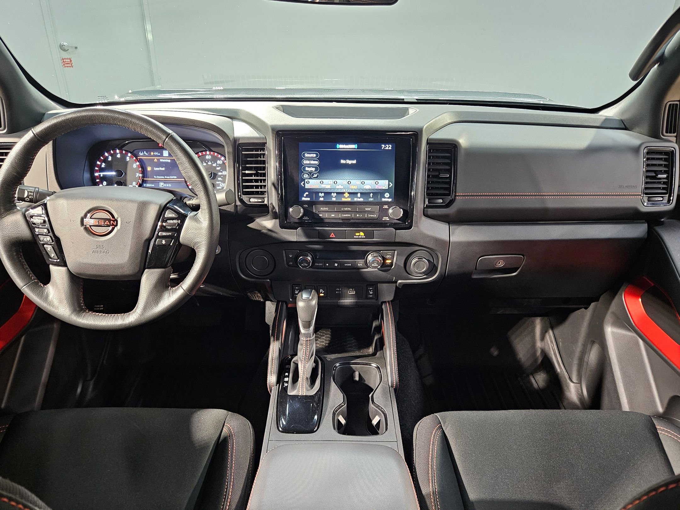 Used 2022 Nissan Frontier Pro-X RWD image 10