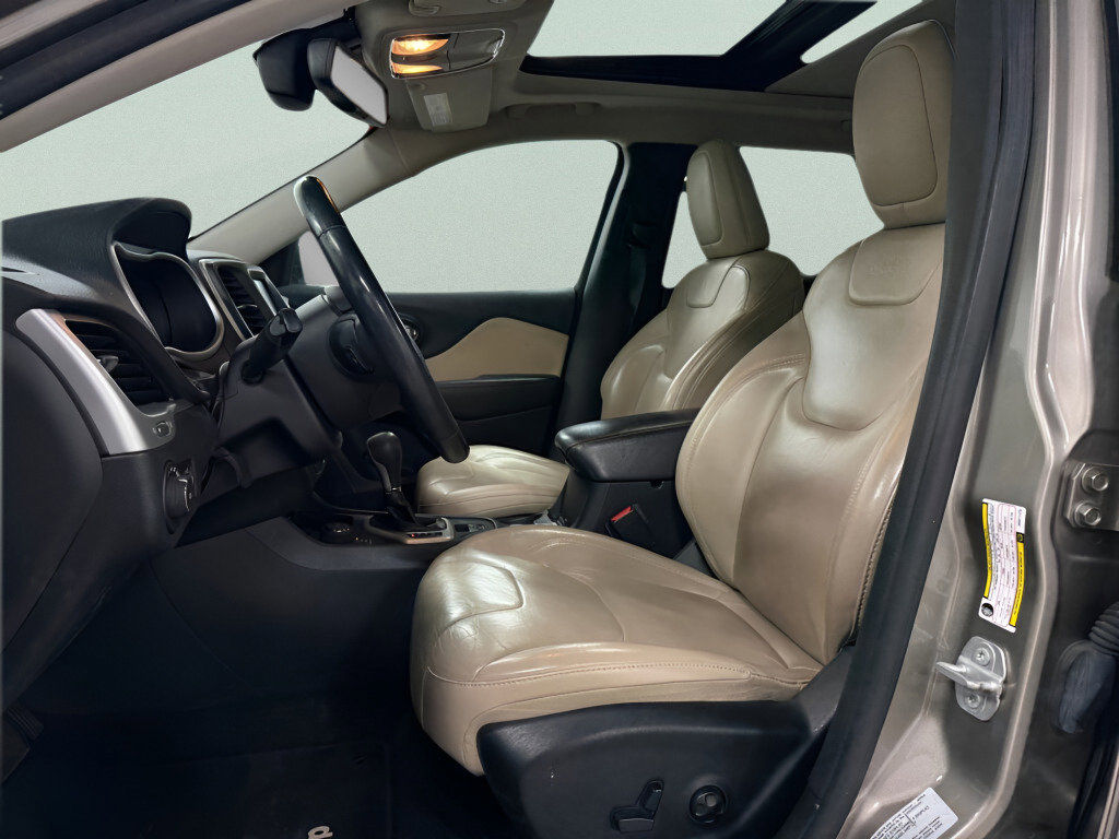 Used 2016 Jeep Cherokee Limited image 15