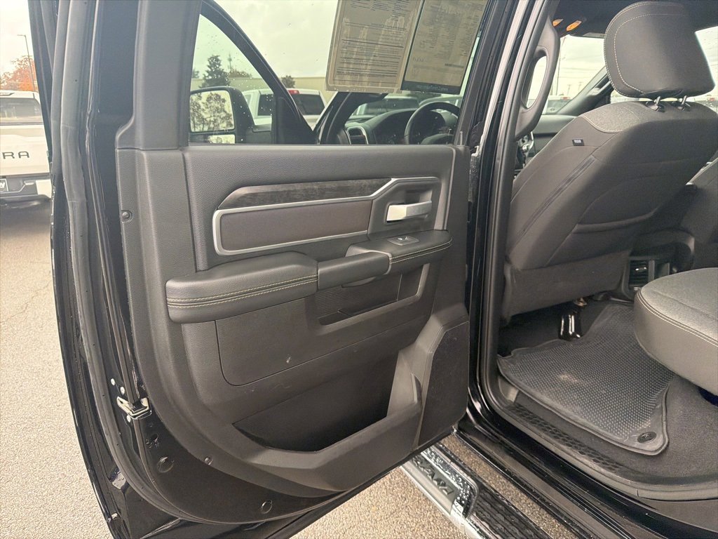 Used 2024 RAM 2500 Big Horn w/ Sport Appearance Package image 29