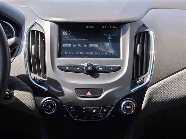 Used 2018 Chevrolet Cruze LT w/ Convenience Package FWD image 14