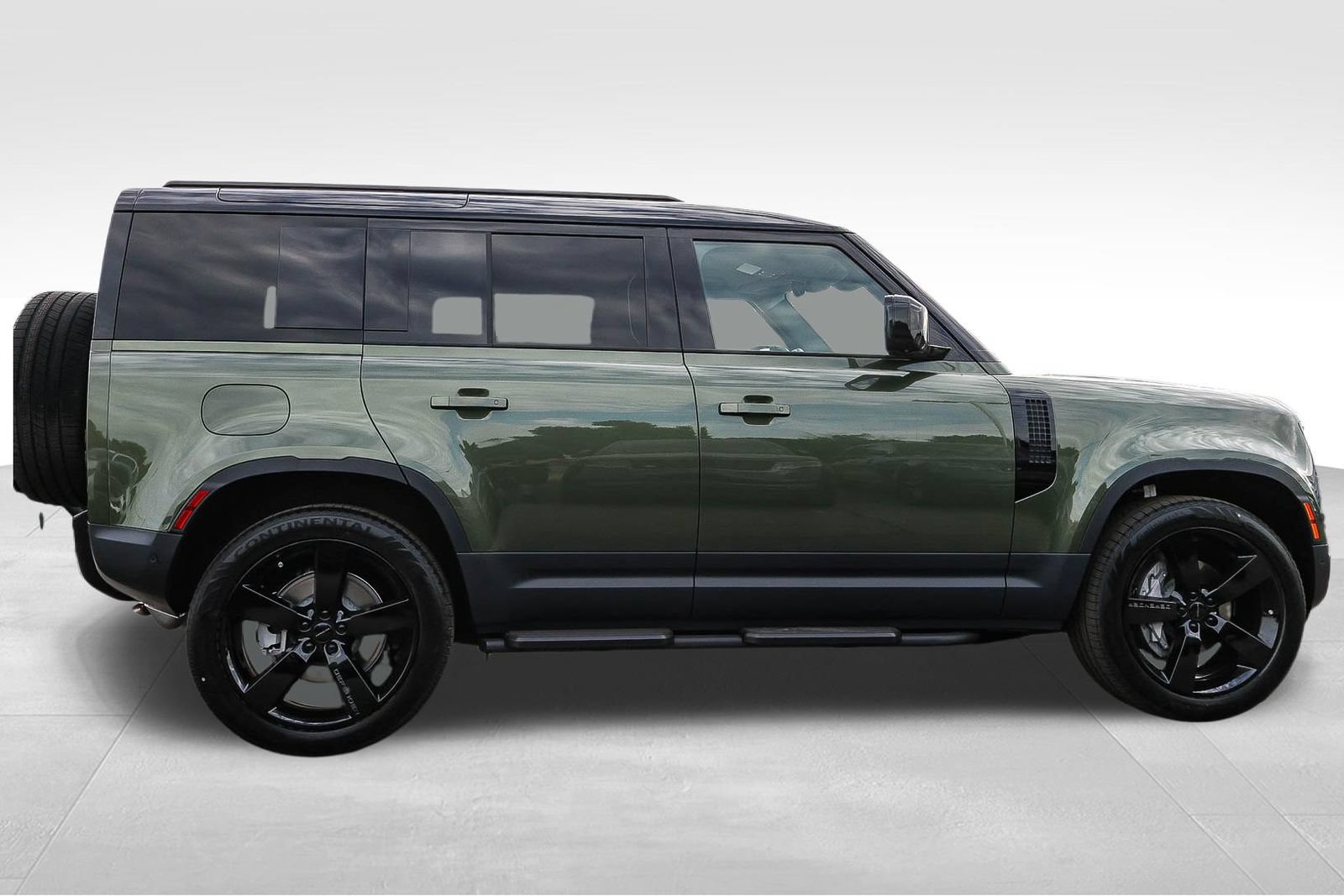 New 2026 Land Rover Defender 110 S AWD/4WD image 4