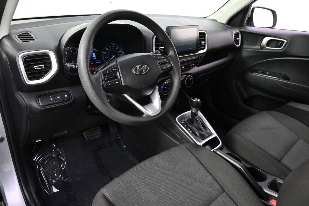 Used 2021 Hyundai Venue SE image 12