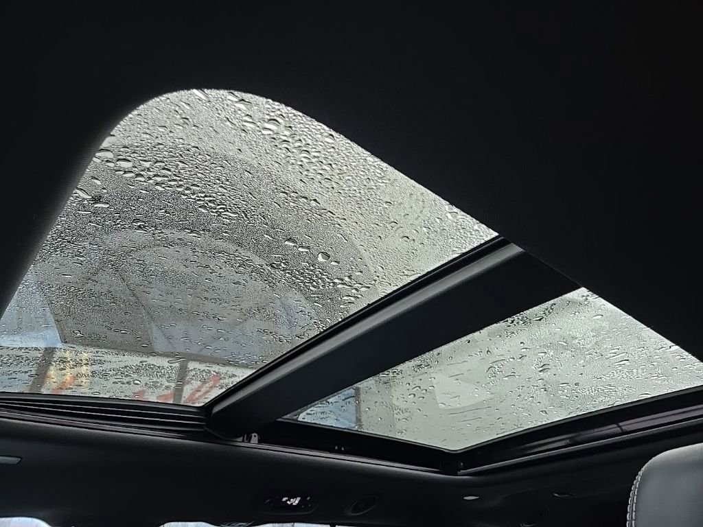 Used 2025 Chrysler Pacifica Limited image 72