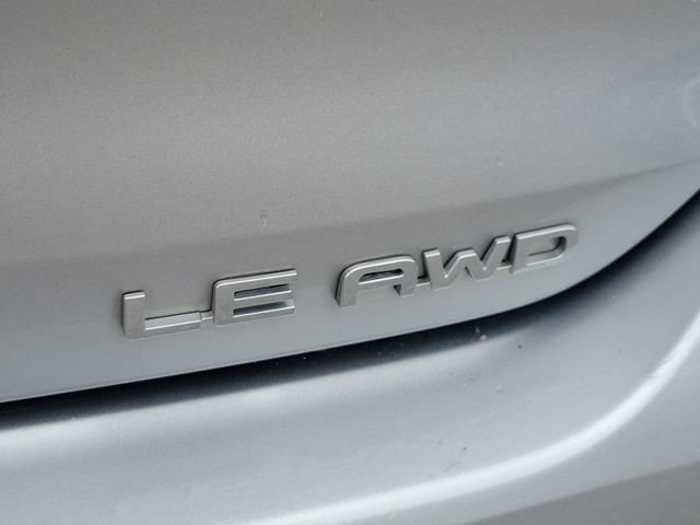 Used 2020 Toyota Highlander LE AWD/4WD image 32