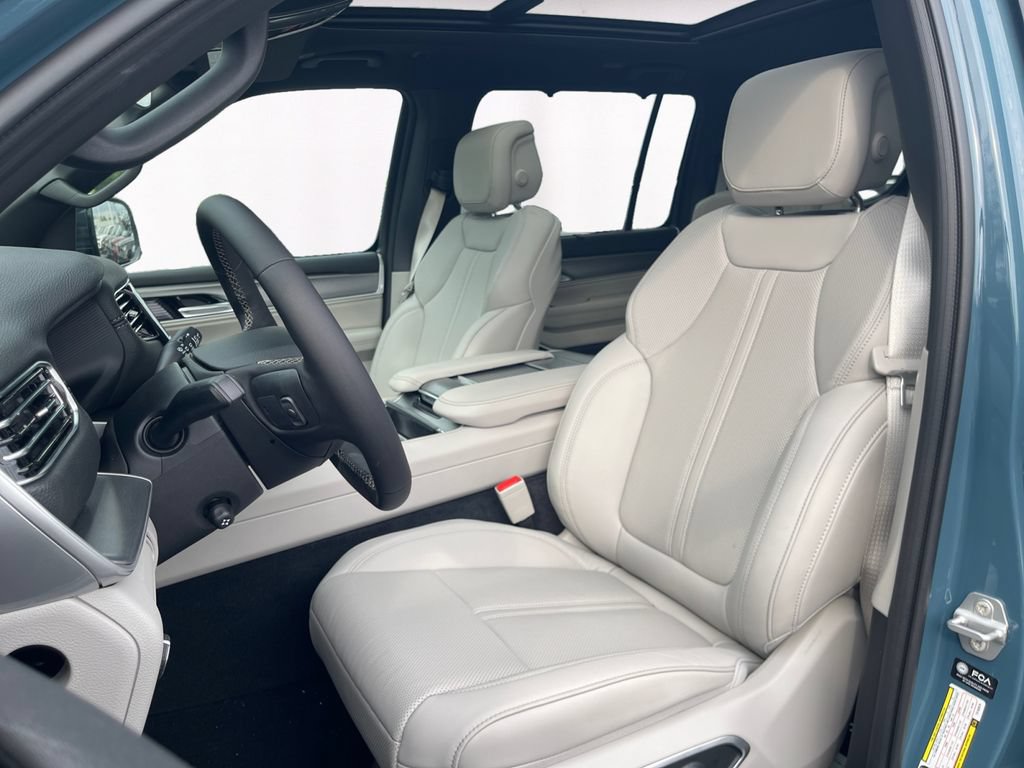 New 2026 Jeep Grand Wagoneer Limited w/ Premium Group II AWD/4WD image 9