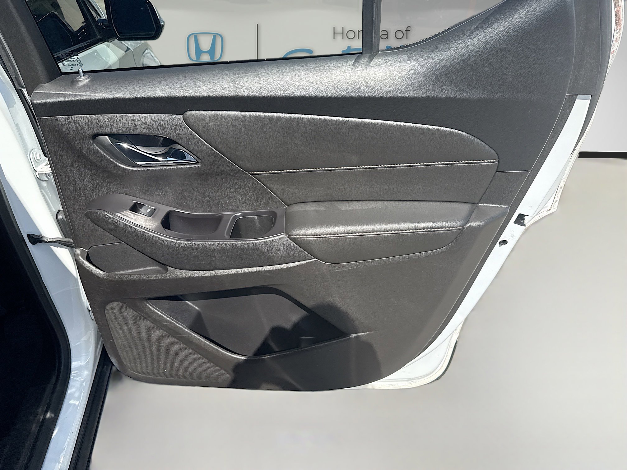 Used 2020 Chevrolet Traverse RS image 31