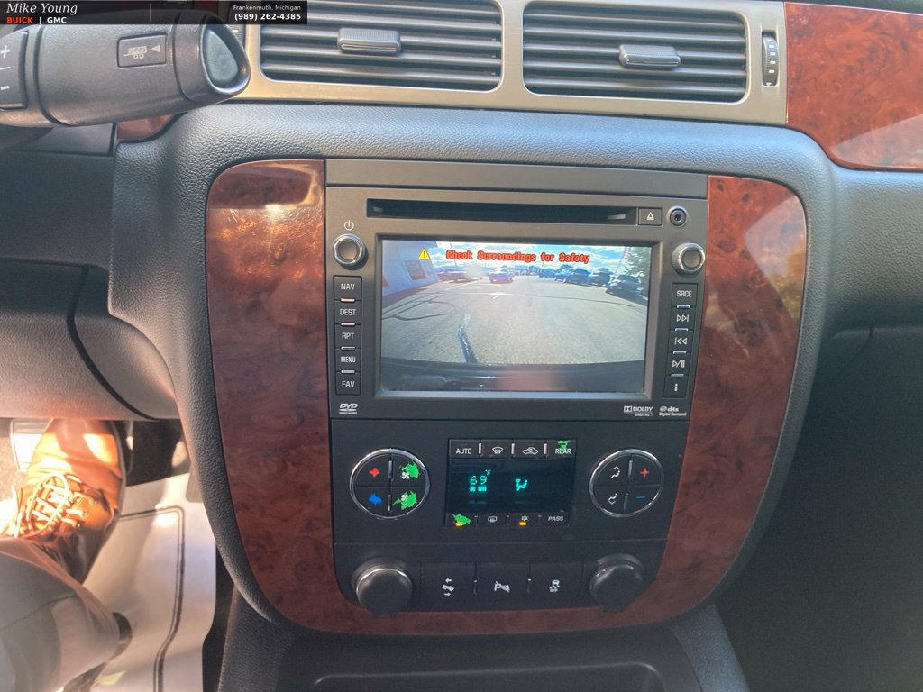 Used 2012 Chevrolet Suburban 2500 LT AWD/4WD image 27