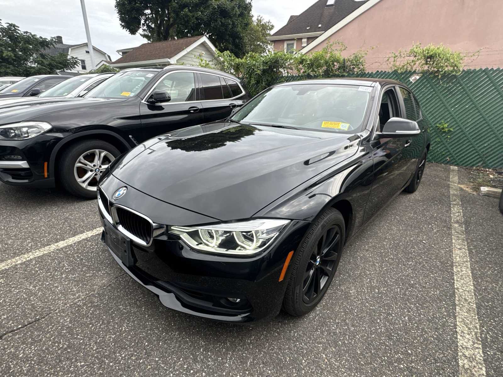 Used 2018 BMW 320i xDrive Sedan AWD/4WD image 3