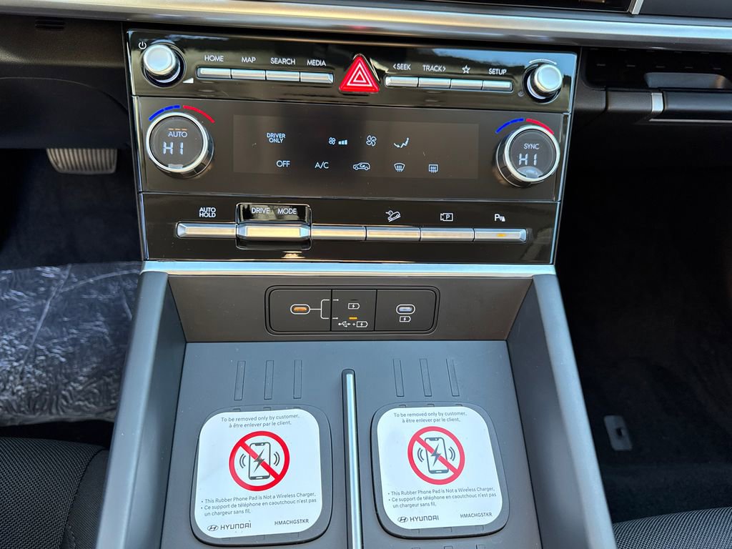 New 2026 Hyundai Santa Fe SE image 18