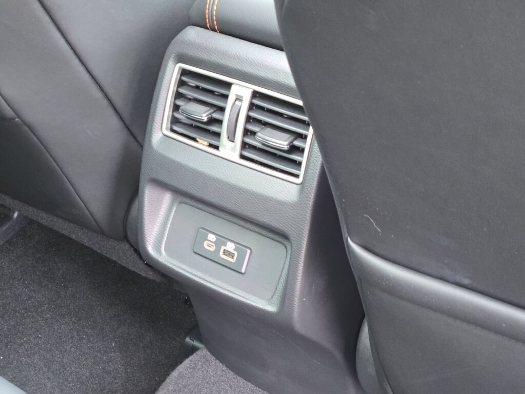 Used 2023 Nissan Maxima SR w/ Sport Mat Group FWD image 11