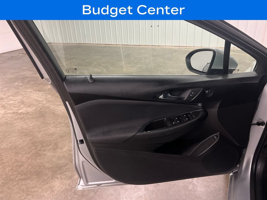Used 2017 Chevrolet Cruze LT w/ Convenience Package FWD image 14