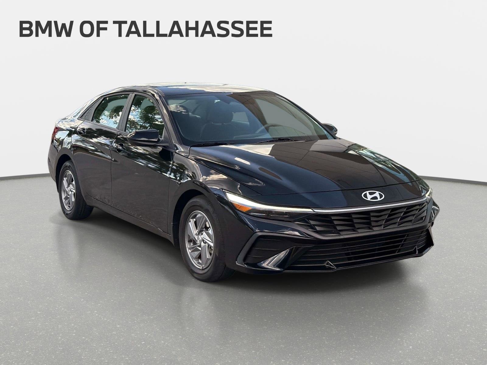 Used 2024 Hyundai Elantra SE FWD image 4