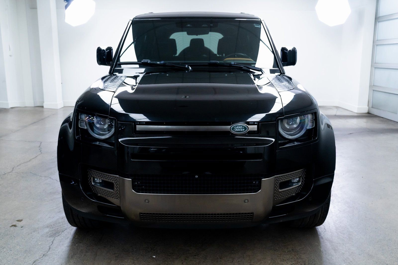 Used 2021 Land Rover Defender 110 X image 2