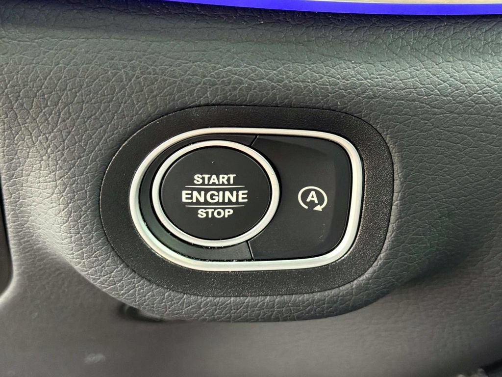Used 2025 Mercedes-Benz GLE 450 4MATIC w/ Winter Package image 30