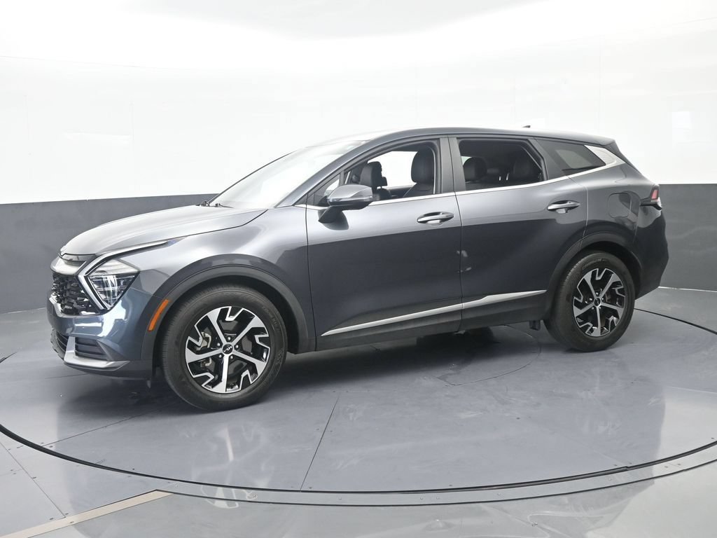 Used 2024 Kia Sportage EX FWD image 2