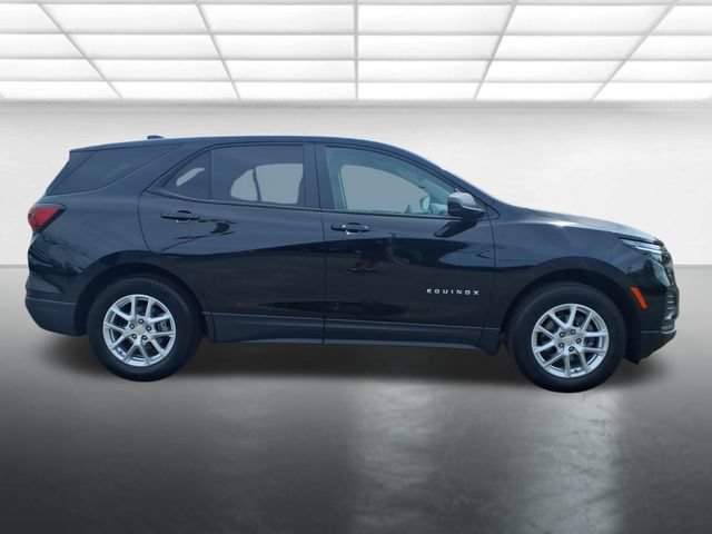 Used 2024 Chevrolet Equinox LS w/ LS Convenience Package FWD image 9
