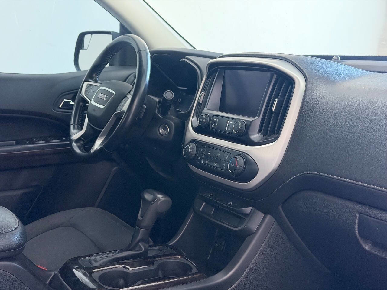 Used 2020 GMC Canyon SLE w/ Elevation Edition image 18