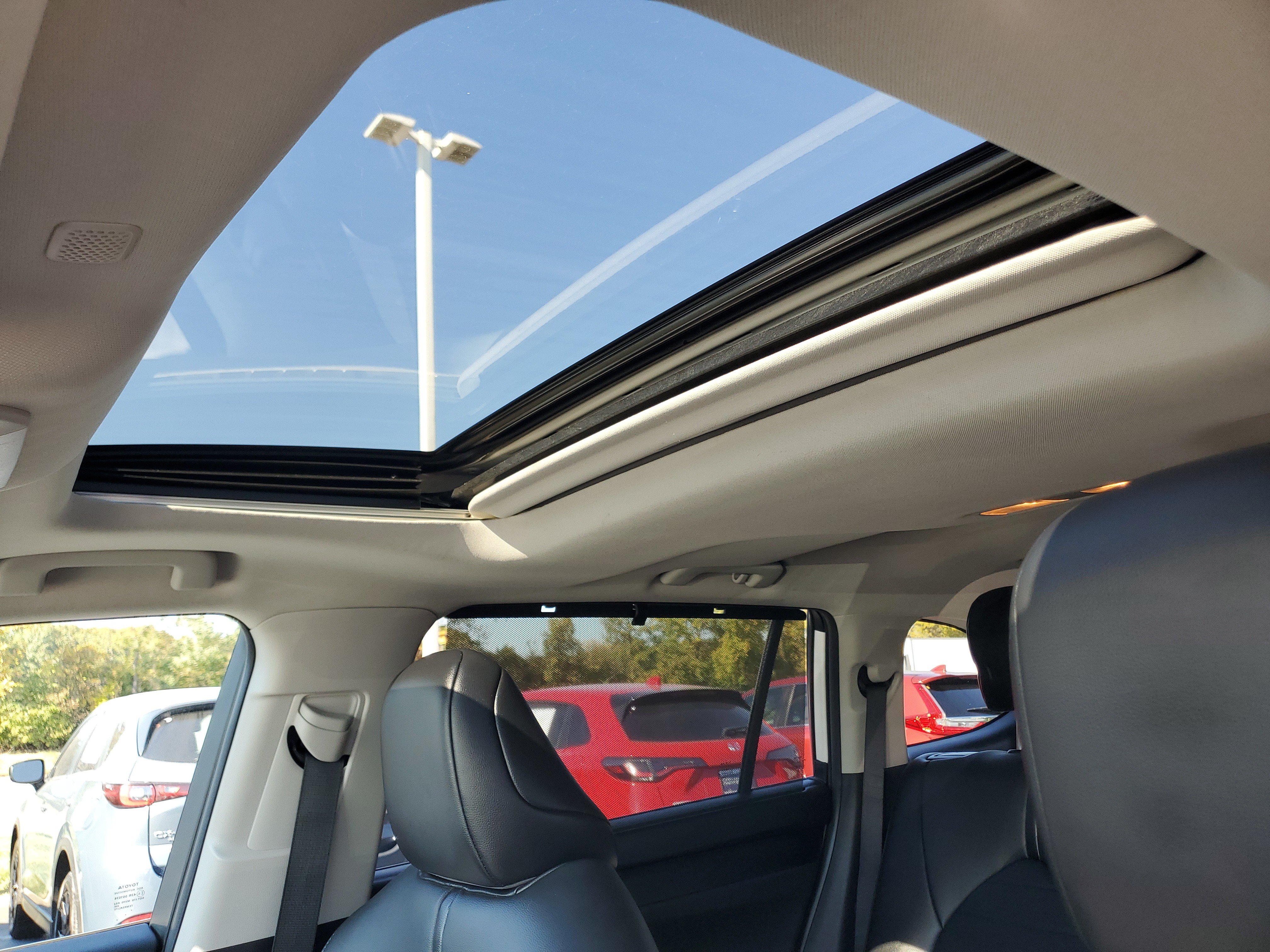 Certified 2021 Toyota Highlander XLE AWD/4WD image 19