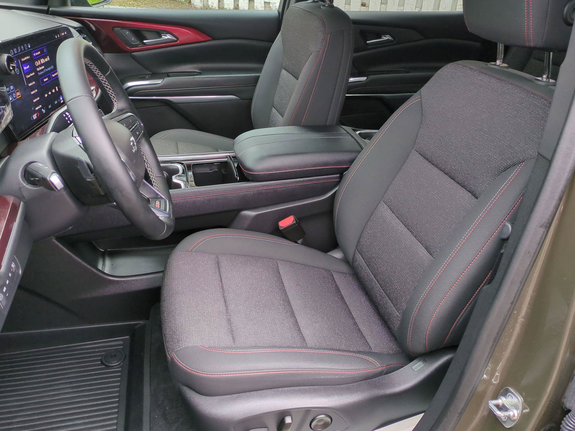 Certified 2024 Chevrolet Traverse Z71 w/ LPO, Floor Liner Package AWD/4WD image 18