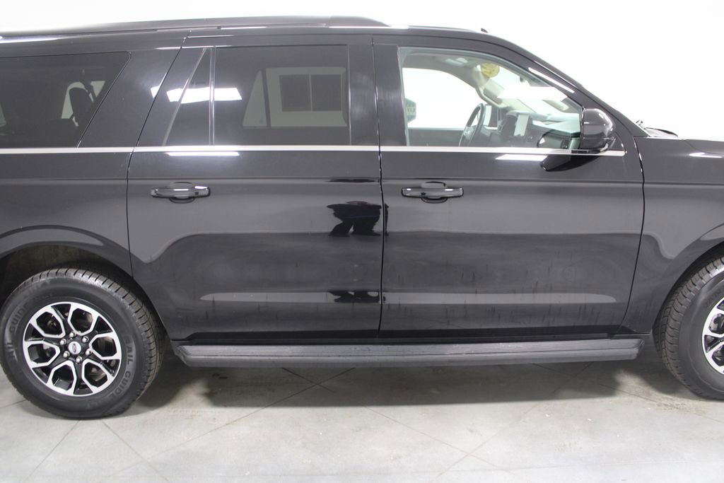 Used 2024 Ford Expedition Max XLT image 11