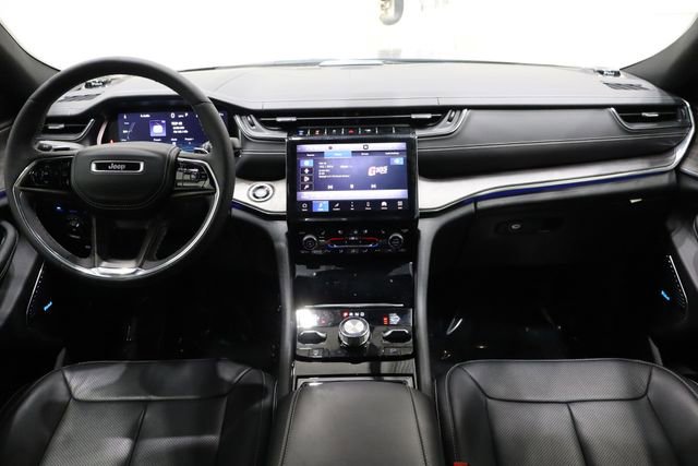 Used 2023 Jeep Grand Cherokee Overland AWD/4WD image 31