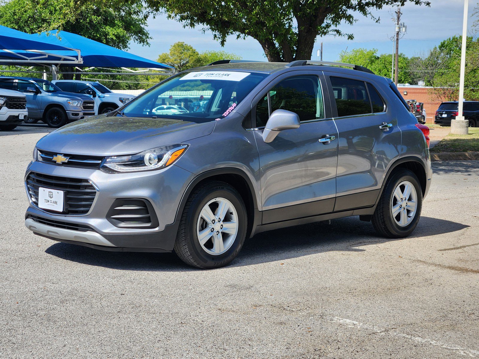 Used 2020 Chevrolet Trax LT w/ LT Convenience Package FWD image 2