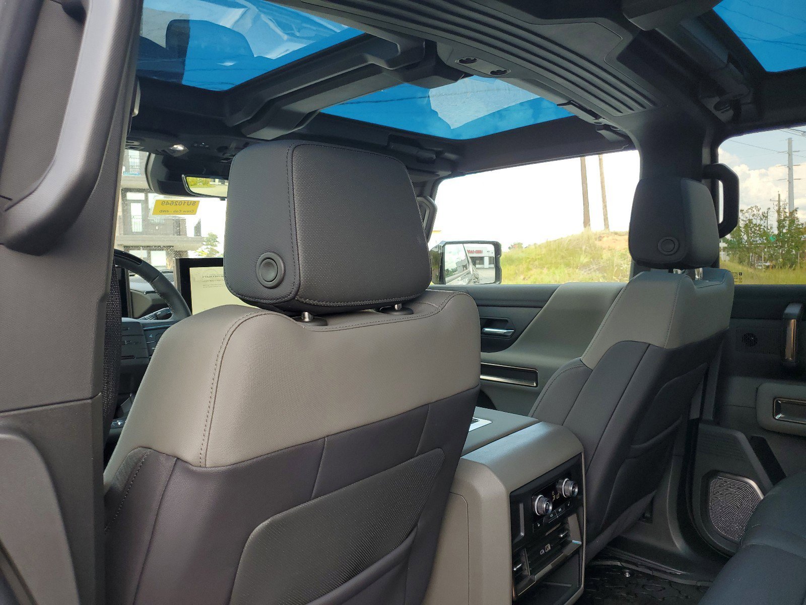 New 2025 GMC Hummer EV 2X w/ Extreme Off-Road Package image 8