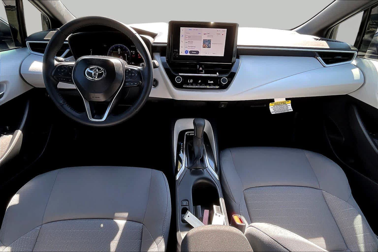 Used 2026 Toyota Corolla SE FWD image 15