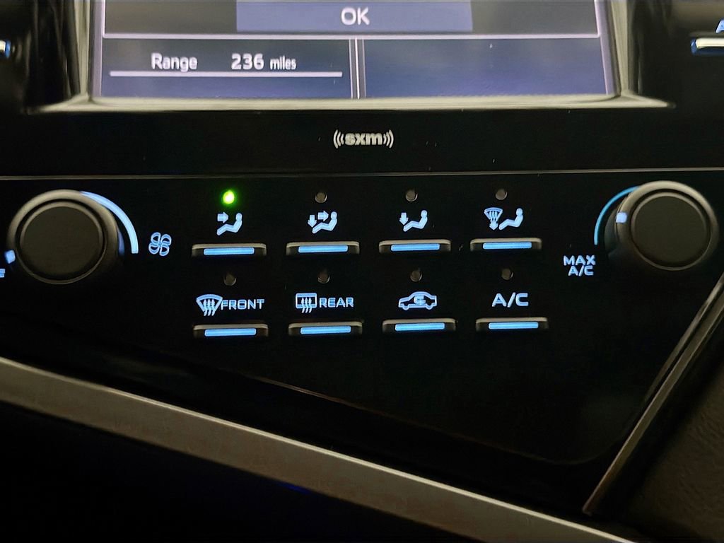 Used 2020 Toyota Camry LE FWD image 17