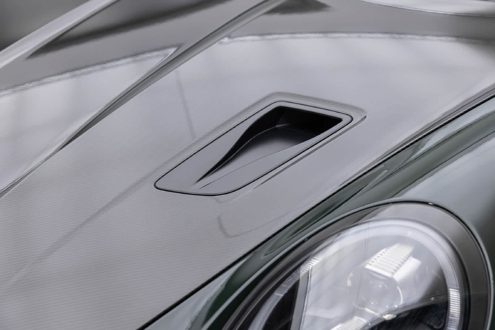 Used 2018 Porsche 911 GT2 RS RWD image 56