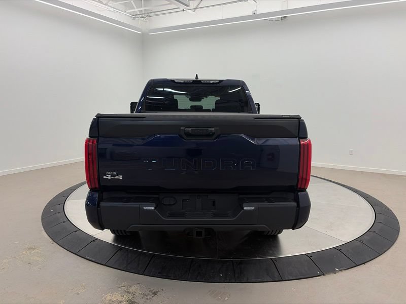 Used 2022 Toyota Tundra SR5 w/ SR5 Convenience Package AWD/4WD image 4