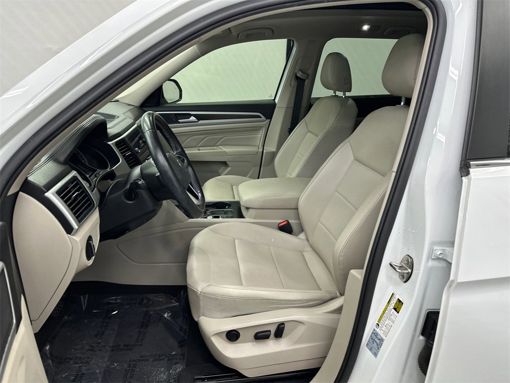 Used 2021 Volkswagen Atlas SE w/ Panoramic Sunroof Package image 9