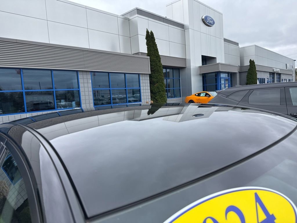 Used 2024 Nissan Altima 2.5 SV image 2