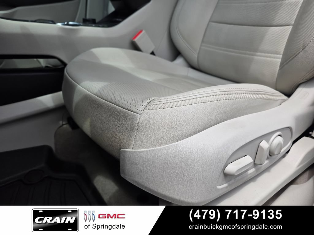 Used 2024 GMC Terrain Denali w/ Denali Premium Package AWD/4WD image 23