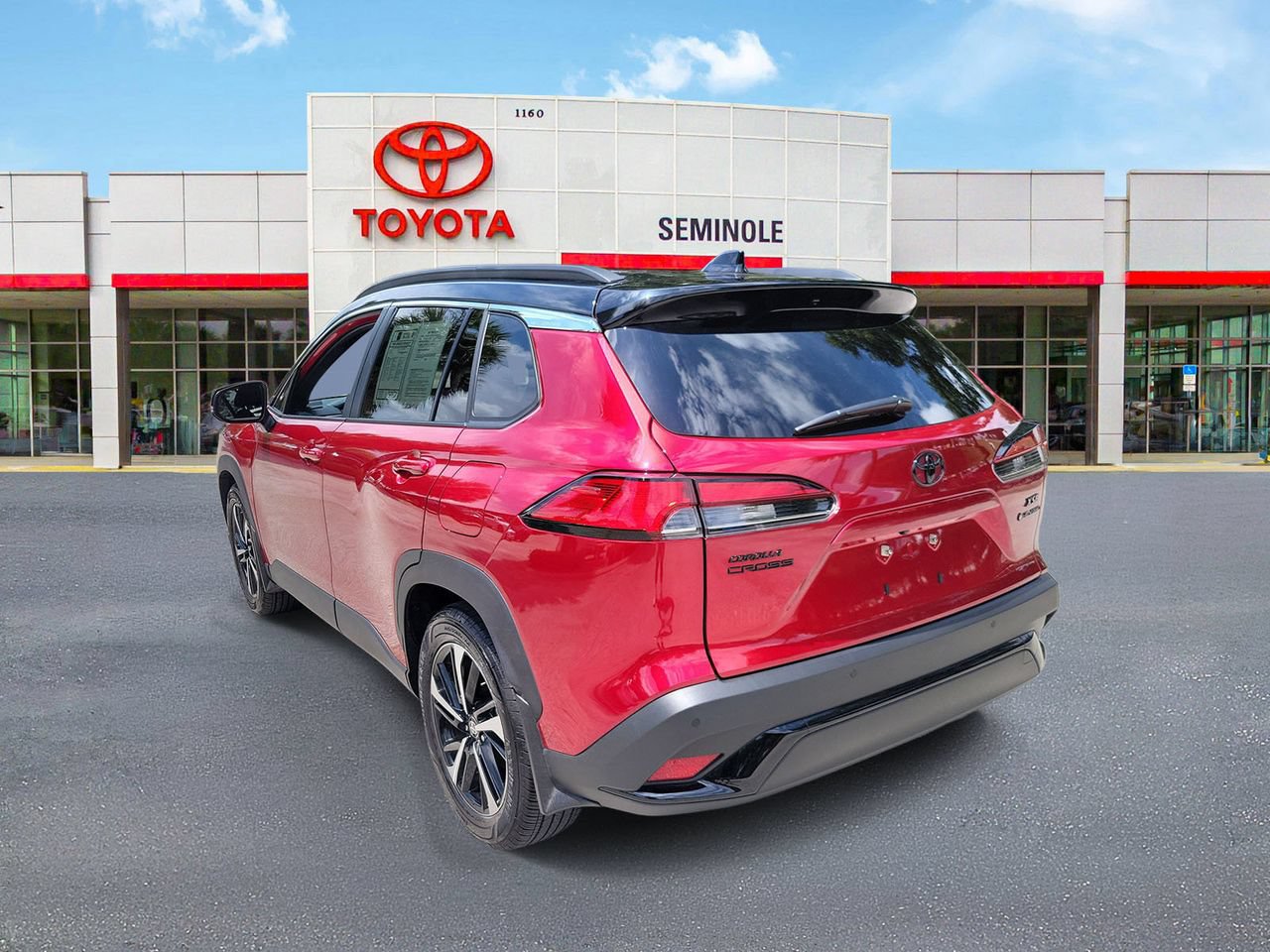 Used 2025 Toyota Corolla Cross AWD Hybrid w/ Convenience Package image 4