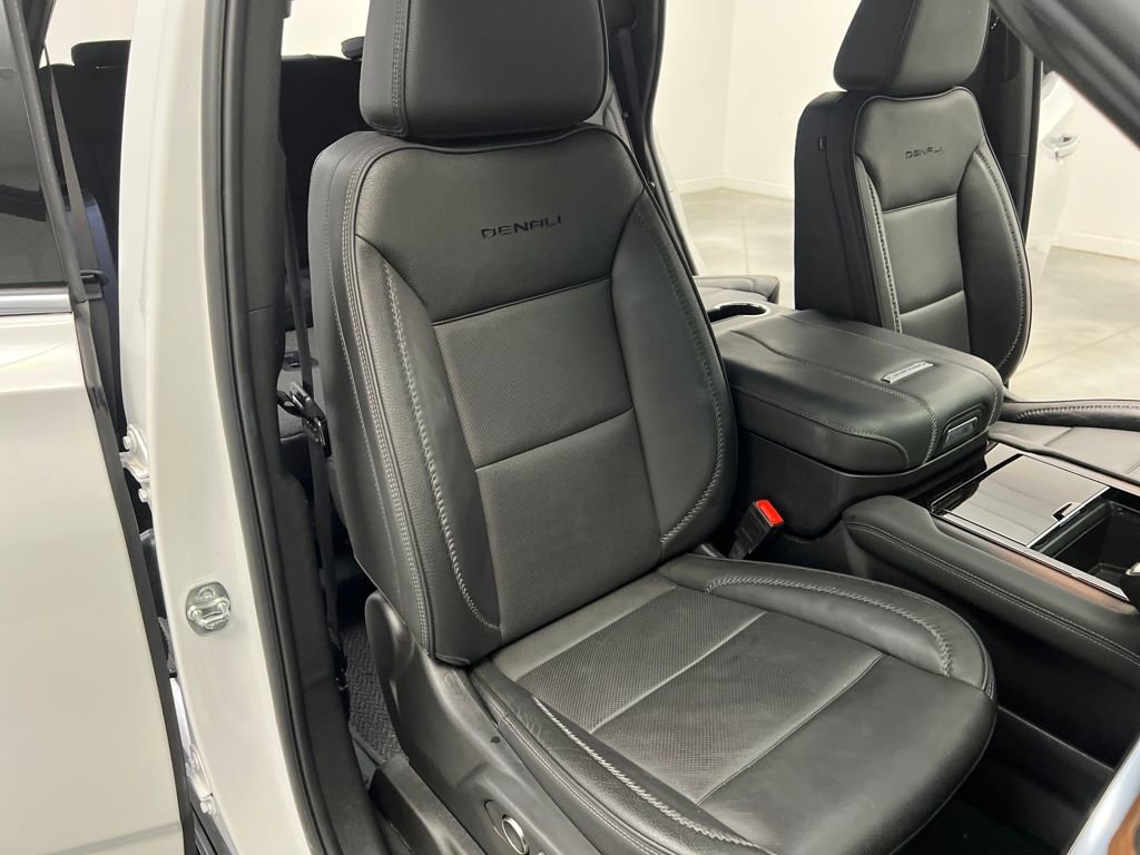 Used 2025 GMC Yukon Denali image 24